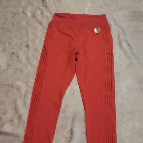 Victoria Secret PINK Ultimate V Leggings and top S - Picture 6 of 8